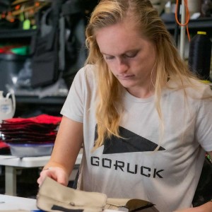 Goruck Cropped Spearhead T-Shirt Women White | DE-AVR907581